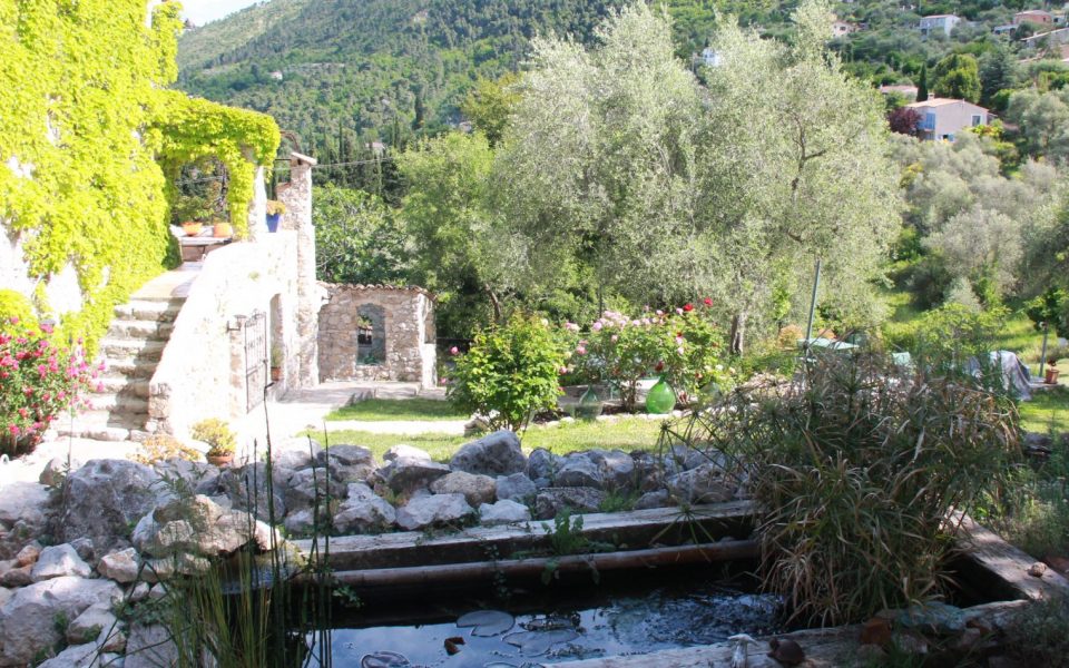 Tout le charme des vieilles pierres de Provence à 30mn de Nice-Aéroport