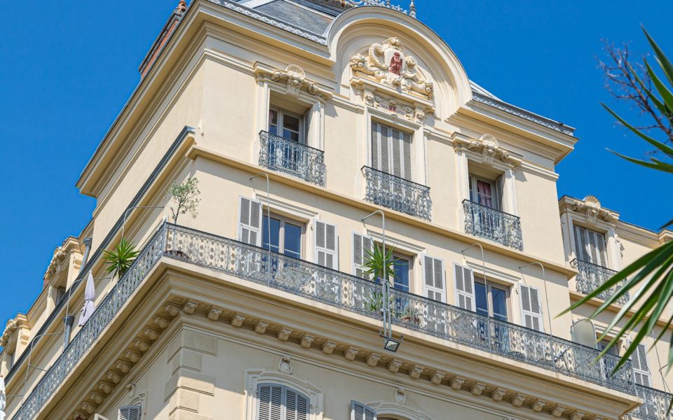 Nice Bas Cimiez – Superbe 5 pièces 160m2 dans place bourgeois