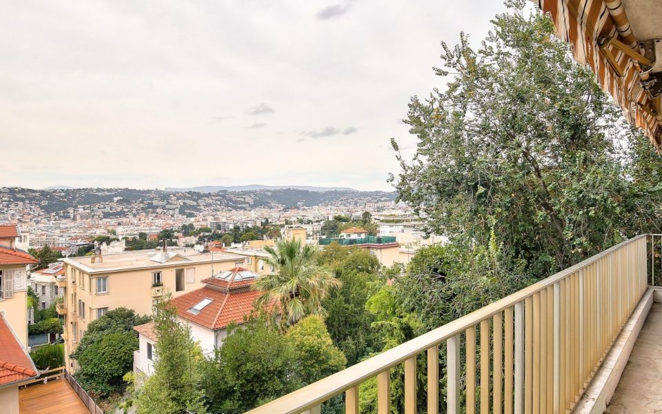 Nice bas Cimiez – Beau 2 pièces 64m2 avec terrasse en étage elevé