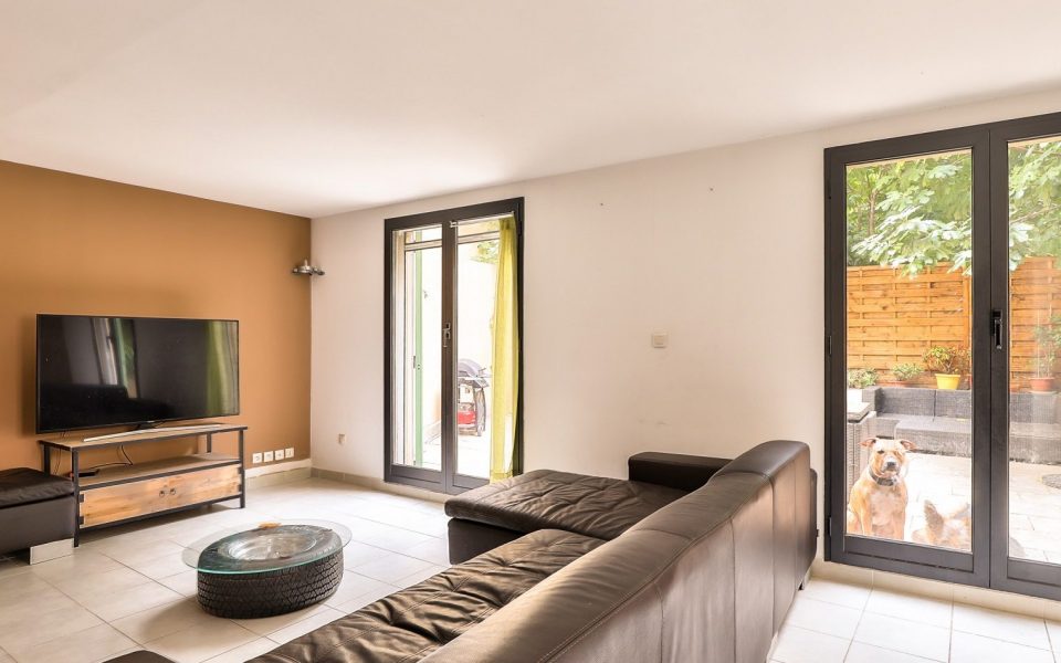 Nice Centre – Spacious and Quiet 2/3 bedrooms Apartment 116 sqm With Terrace 65 sqm