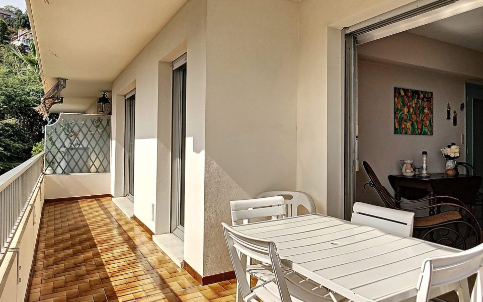 Nice Tzarewich – Bellissime 2 camere all’ultimo piano
