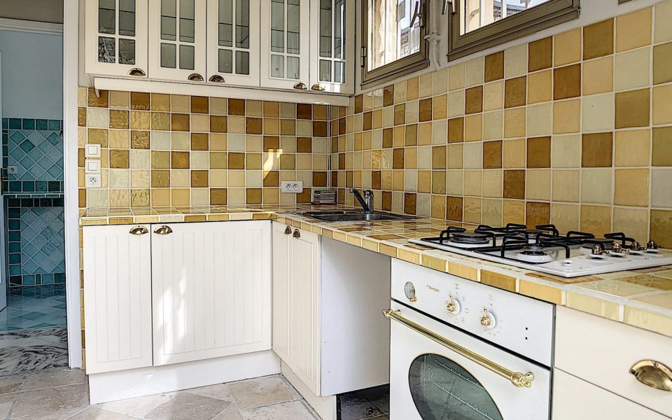Nice Cimiez – Studio with separate kitchen and garden on Cimiez