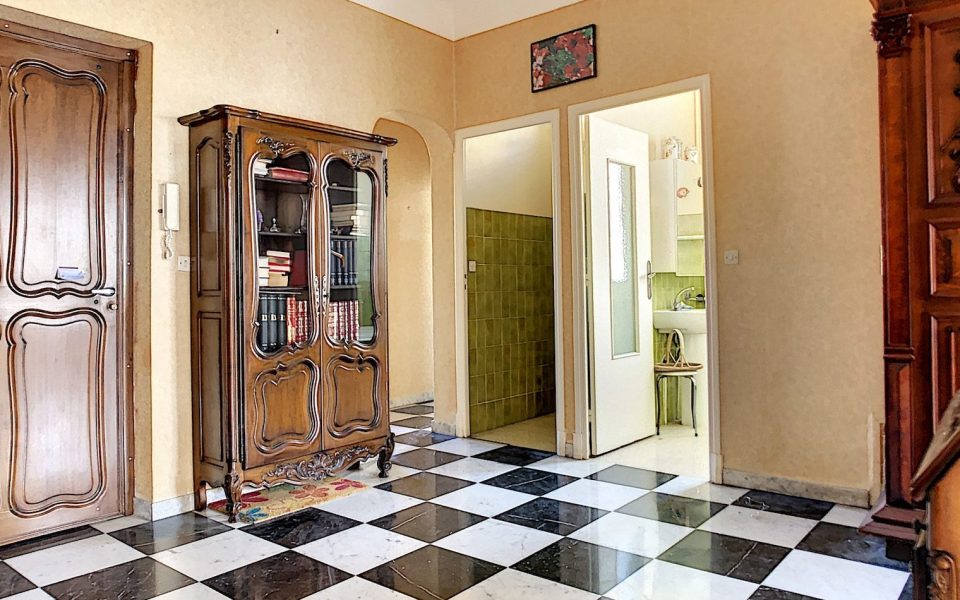 Bellissimo appartamento all’ultimo piano di una villa del 19° secolo