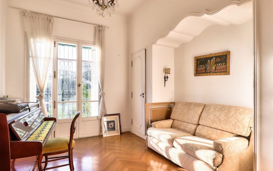 Nice Bas Fabron – Rare – Gorgeous Bastide to be Renovated Close to the Sea and Shops