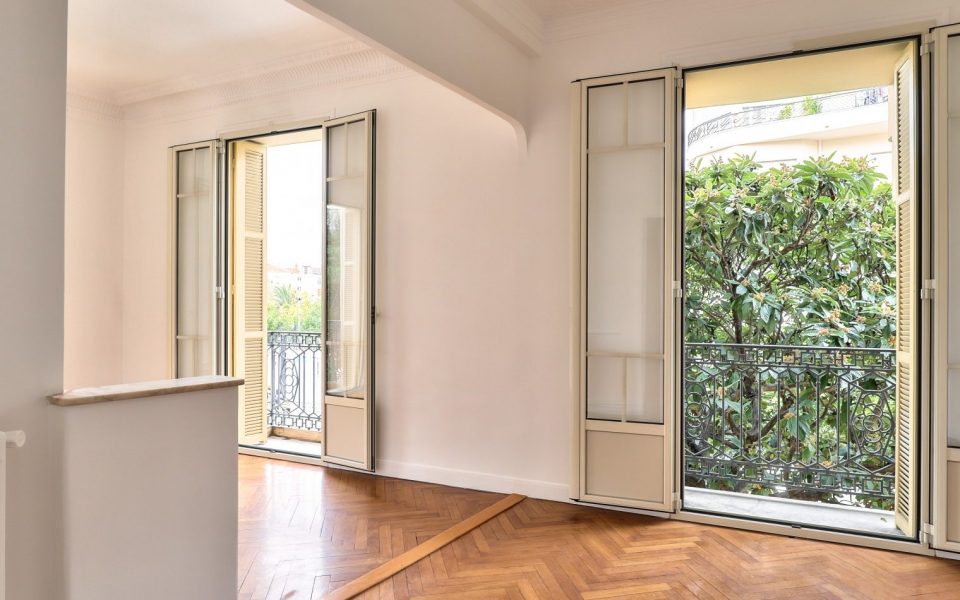 Nizza Bas Cimiez – Affascinante 2/3 camere ristrutturate vicino al centro