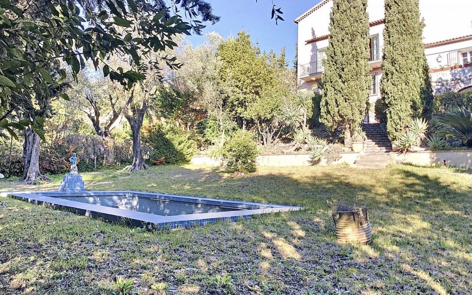 Nice Bas Fabron – Rare – Superbe Bastide à rénover proche mer et commerces