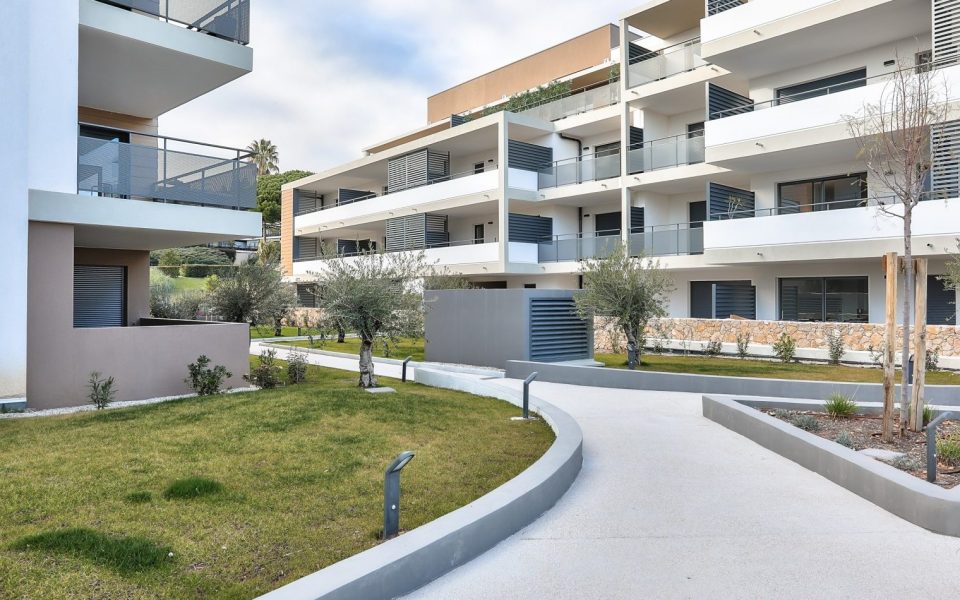 Villeneuve-Loubet – Appartamento con terrazza sul tetto di 4 stanze in una residenza di lusso