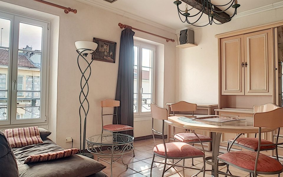 Heart of Nice – 2 bedrooms apartment 70 sqm – Top floor