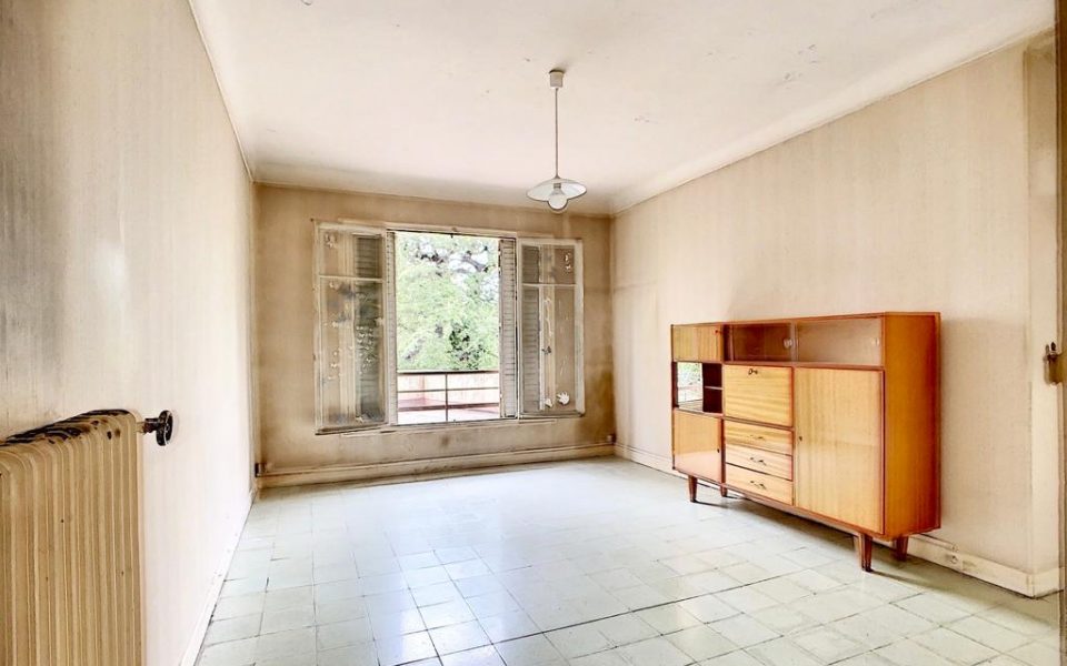 Nice Cimiez – 2 pièces 42 m2 à rénover dans bel environnement au calme