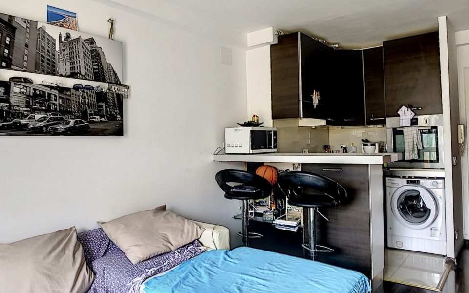 Nice North Nice studio 28 sqm sold rented in residence near amenities