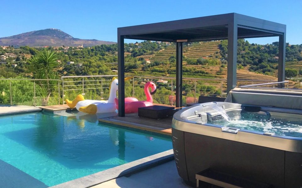 Nice Bellet – Magnifique villa au calme avec piscine à débordement et vue dégagée