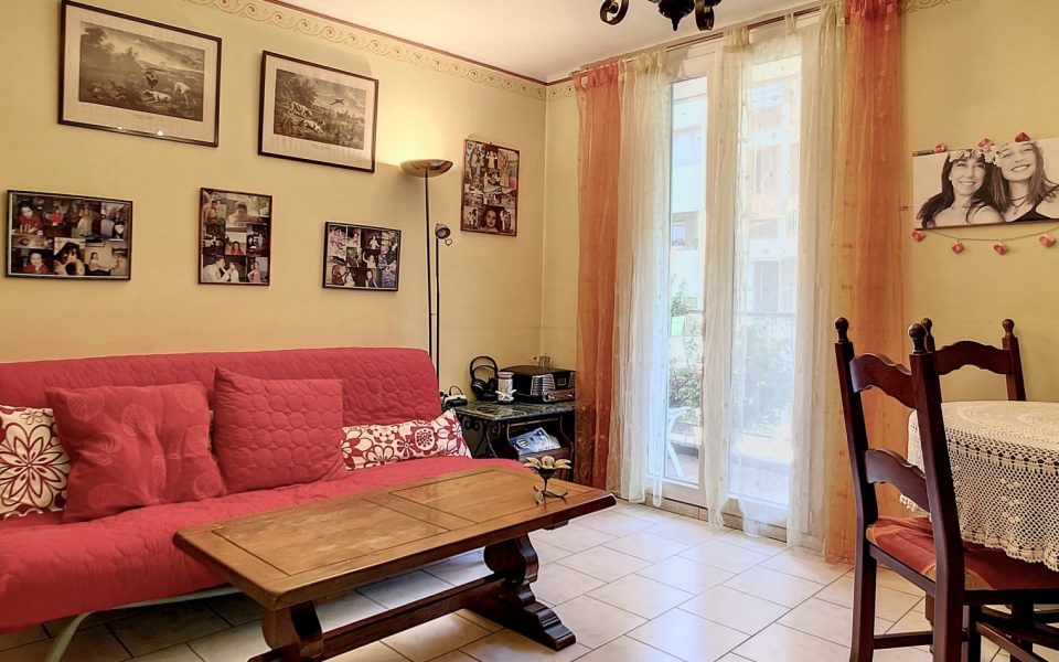 Port de Nice – Tre locali che attraversano Bas Riquier