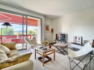 Nice Cimiez – Elegant One Bedroom 65 sqm Renovated in a Residence with Park