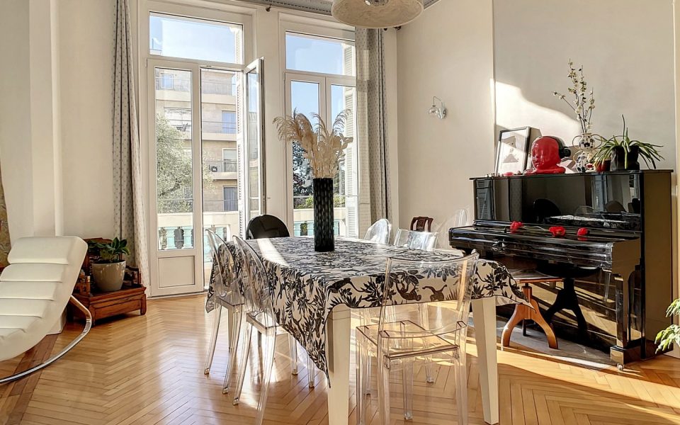 Nice Cimiez – Live Large in this Magnificent Bourgeois Apartment! : photo 2