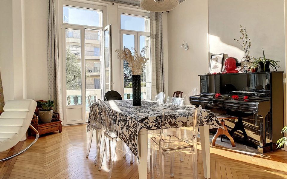 Cimiez – Voyez la vie en grand dans ce magnifique bourgeois !