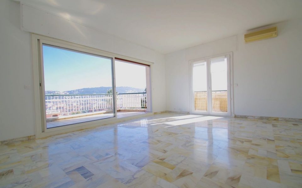 Nice Cimiez – Vast 3 Bedroom Apartment With Sea View