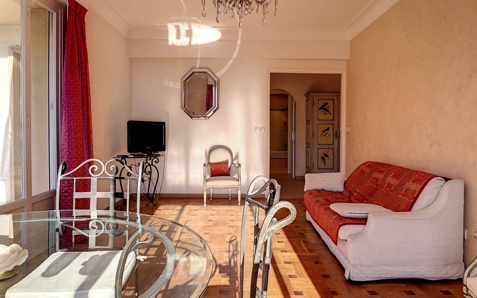 Nizza Cimiez – Superbo appartamento di 2 stanze nella calma assoluta con parcheggio e terrazza : photo 2