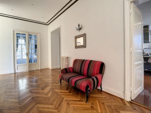 Nice Cimiez – Live large in this magnificent bourgeois apartment!