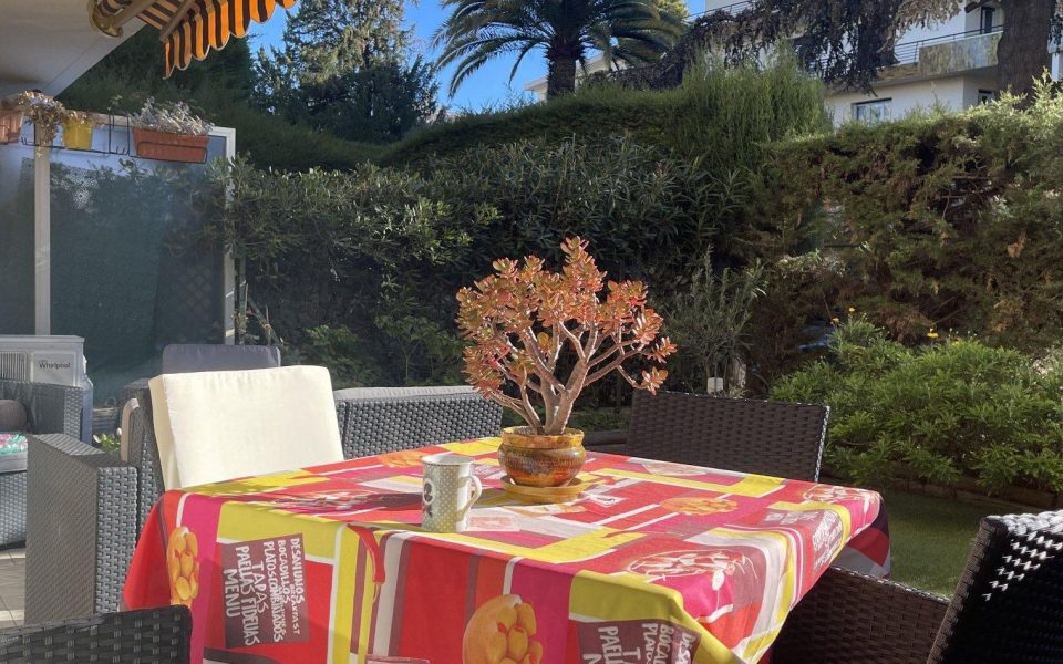 Nizza Cimiez – Tranquillo 2 camere 51m2 con giardino 49 m2