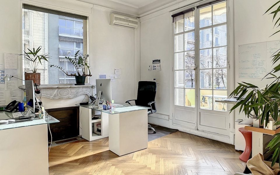 Nice Gambetta – Receive Your Clients in a Beautiful Bourgeois House !