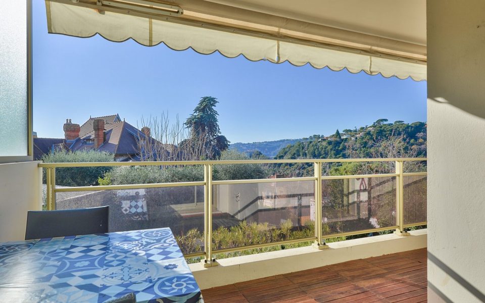 Nice Cimiez – Spacious Studio with Terrace in Residence with Pool
