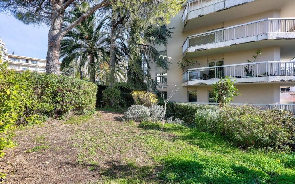 Nice Cimiez – Large Apartment With Terrace and Garden : photo 2