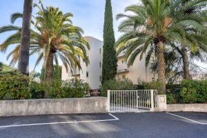 Nizza Cimiez – 2-3 camere con 100 m2 di giardino e 24m2 di terrazza