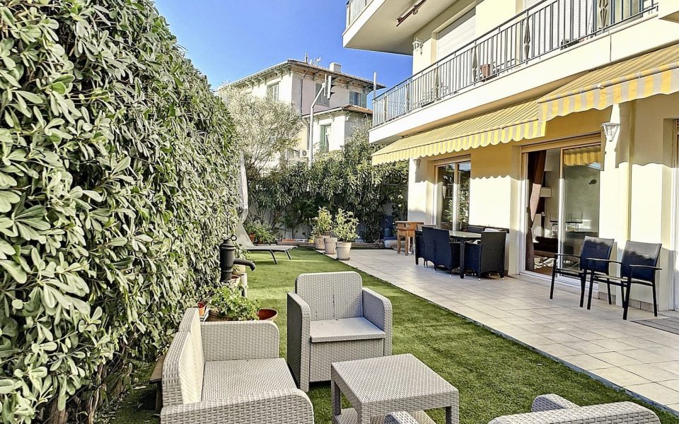 Cimiez Brancolar – Un jardin pour ce 3/4 pièces idéalement placé : photo 2