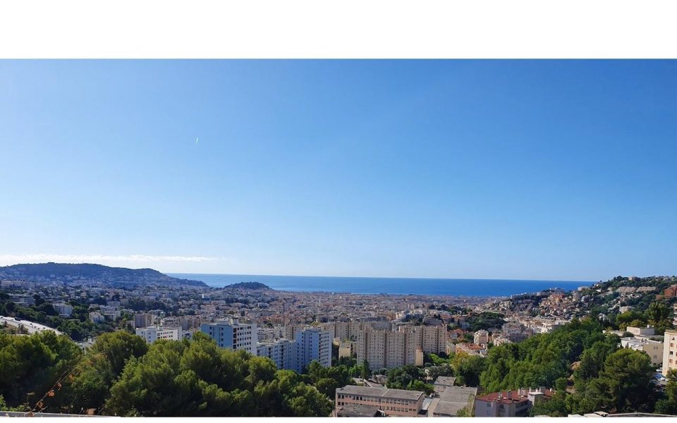 Le Ray – Beau 4 Pièces sur terrasse ensoleillée dans résidence avec piscine