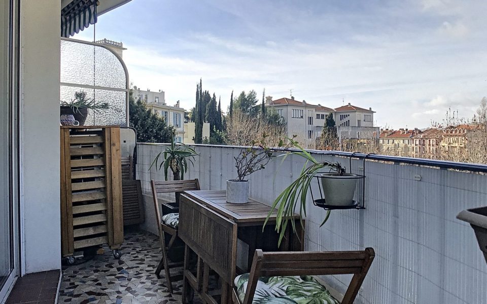 Nice Cimiez – A Ready-to-Live-in Apartment !