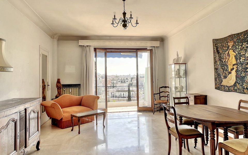 Nizza Cimiez George V – Luminoso appartamento di 3 stanze 83 m² ad alto potenziale con terrazza : photo 2