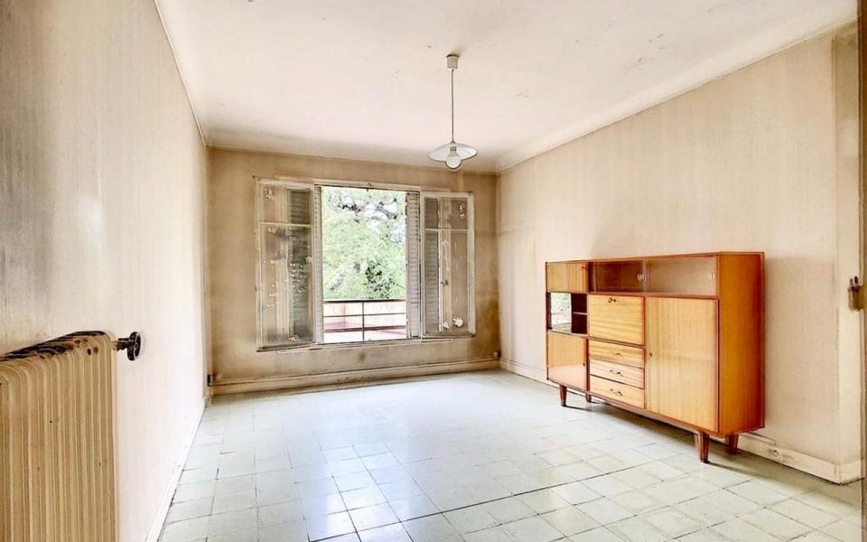 Nizza Cimiez – 2 camere 42 m2 da ristrutturare in ambiente bello e tranquillo