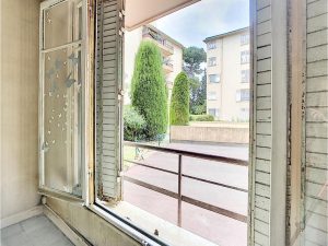 Nizza Cimiez – 2 camere 42 m2 da ristrutturare in ambiente bello e tranquillo