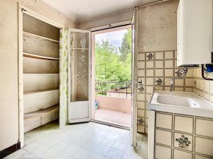 Nizza Cimiez – 2 camere 42 m2 da ristrutturare in ambiente bello e tranquillo