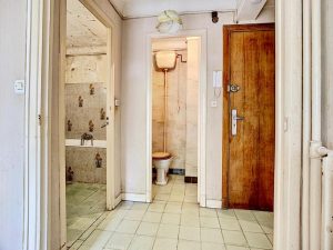 Nizza Cimiez – 2 camere 42 m2 da ristrutturare in ambiente bello e tranquillo