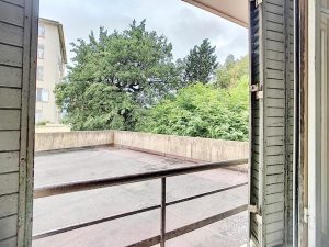 Nizza Cimiez – 2 camere 42 m2 da ristrutturare in ambiente bello e tranquillo