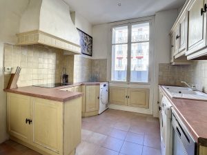 Nice Cimiez – Beautiful 4 Bedroom Apartment in High Floor with Sea View and Parking