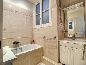 Nice Cimiez – Beautiful 4 Bedroom Apartment in High Floor with Sea View and Parking