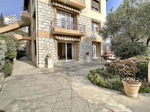 Nizza Cimiez – Spazioso appartamento di 5 stanze con terrazza, giardino e piscina privata