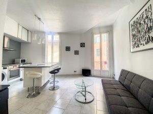 Nizza vicino a Garibaldi – Appartamento con una camera da letto in un angolo in una zona tranquilla