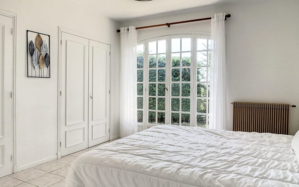 Nice Gairault – Vista panoramica per questa villa arredata in affitto