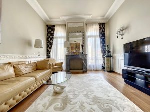 Nice Cimiez – Beautiful Belle Epoque Apartment