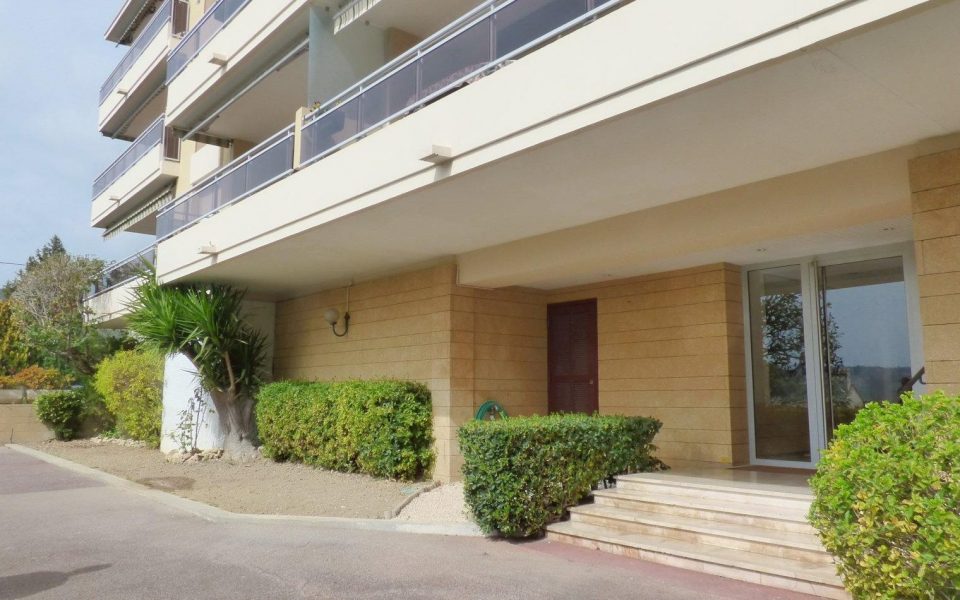 Cimiez Scuderi – Gand studio avec balcon et vue parc