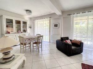 Nizza Cimiez – In una zona verde, bellissimo appartamento di 5 stanze al livello del giardino