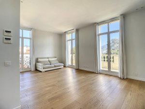 Nice Cimiez – Top Floor with Terrace in Residence with Pool