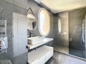 Nice Cimiez – Top Floor with Terrace in Residence with Pool