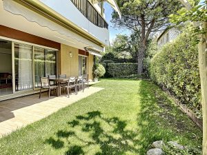Cimiez Scuderi– Dans un ilôt de verdure, beau 5 pièces en rez-de-jardin