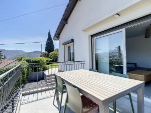 Nizza Cimiez – Casa a un piano con giardino mediterraneo.