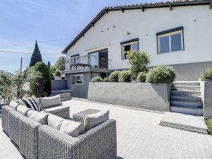 Nizza Cimiez – Casa a un piano con giardino mediterraneo.