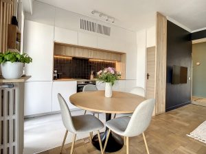 Nice Baumettes – Two Bedroom Fully Renovated Apartment near Beach, Tramway and Shops